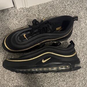 Nike Men's Black and Gold air max